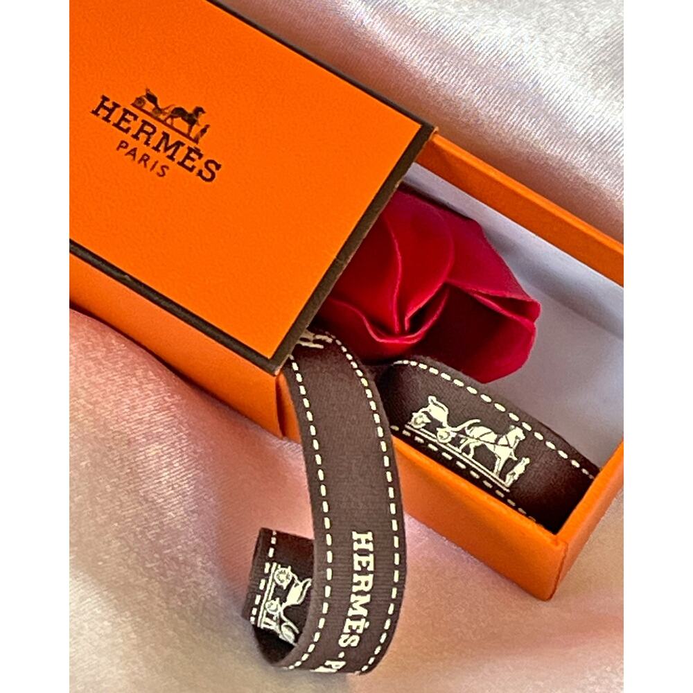 HERMÈS Paris Brown Ribbon Gift Wrapping Signature Embossed Horse And Carriage - Picture 3 of 9